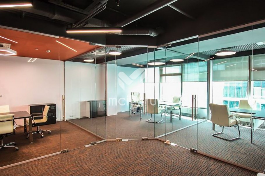 Башня Империя Холл