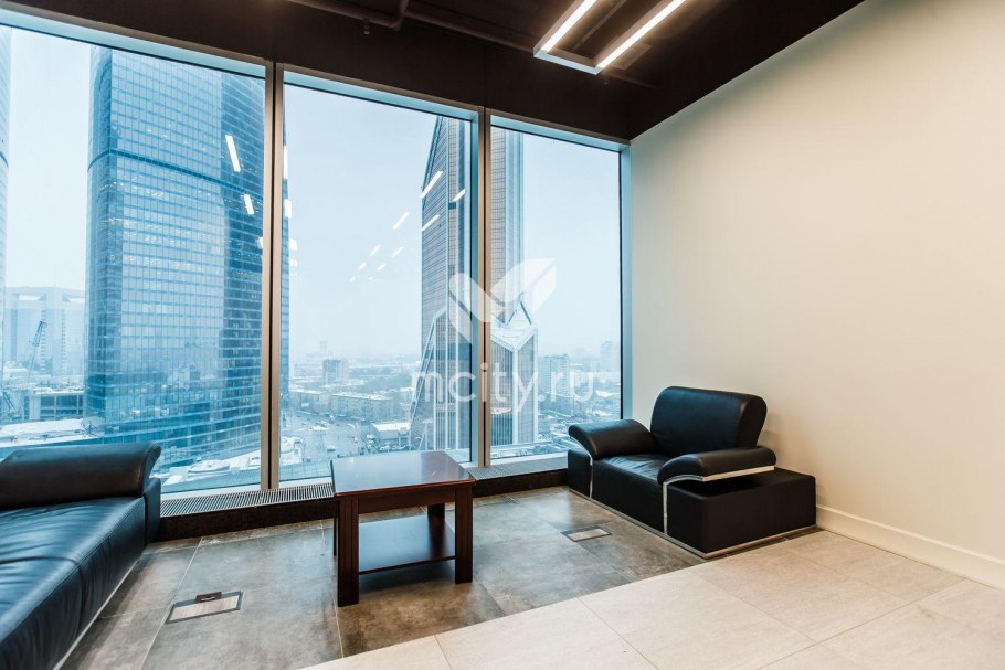 Башня Империя внутри светлый офис