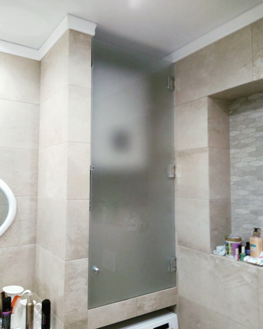 Стеклянные дверцы в нишу