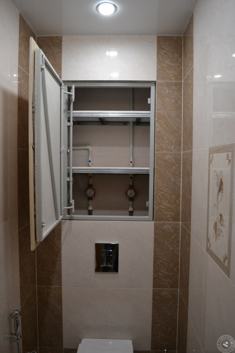 Встроенная полка в стене