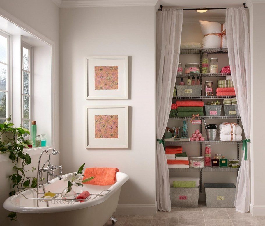 Стеллаж с занавеской