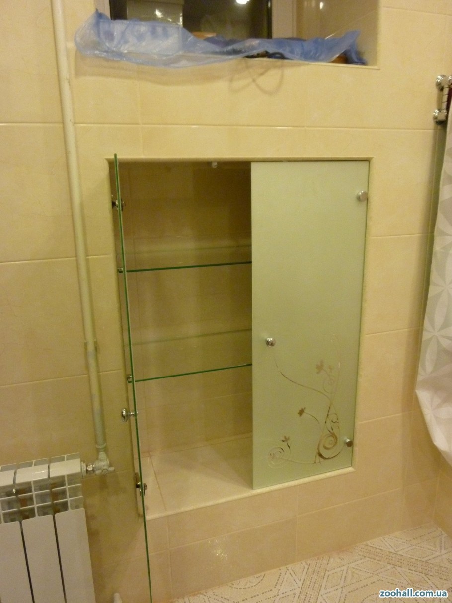 Стеклянные дверцы в нишу