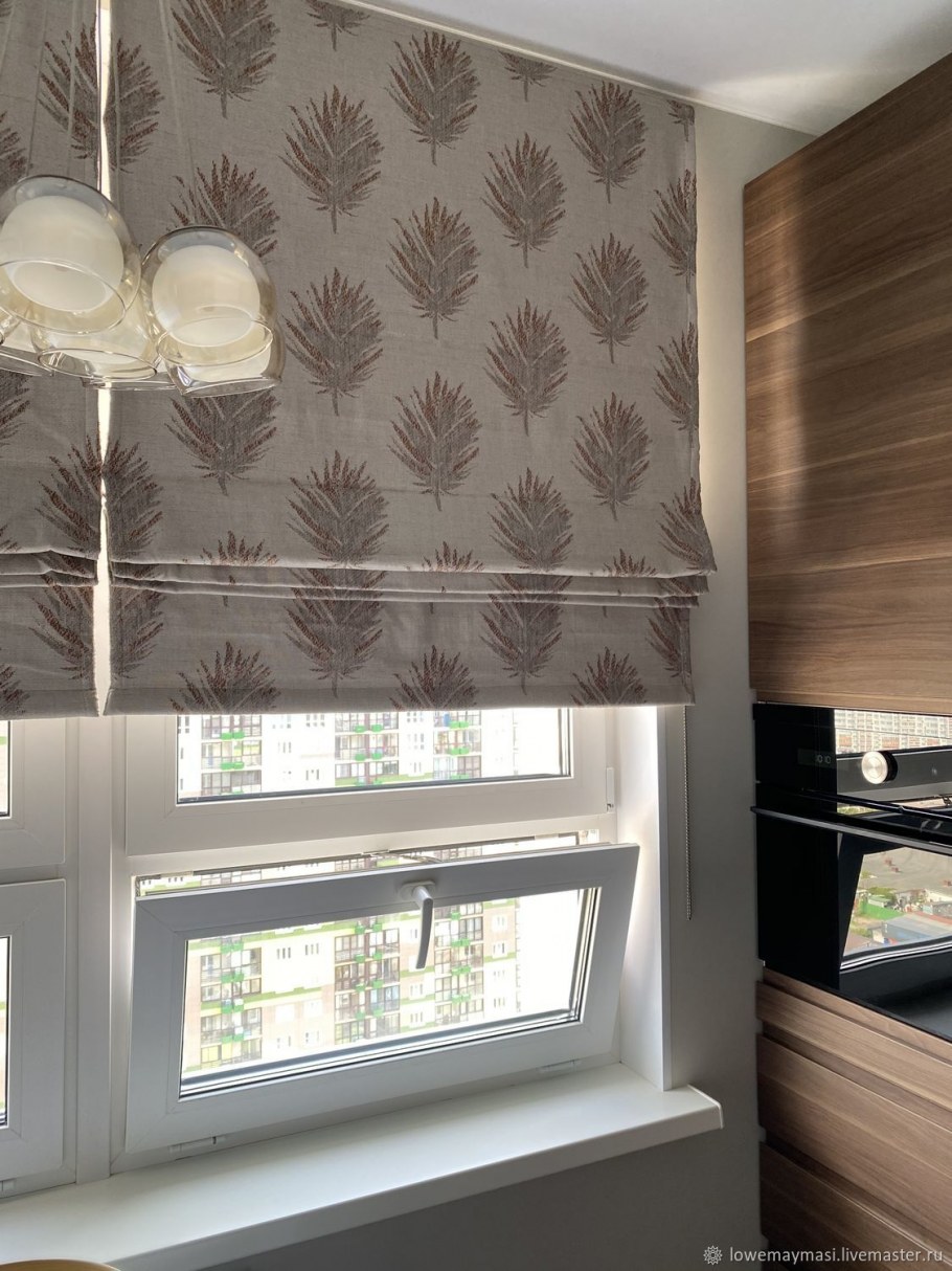 Стильные римские шторы на кухню