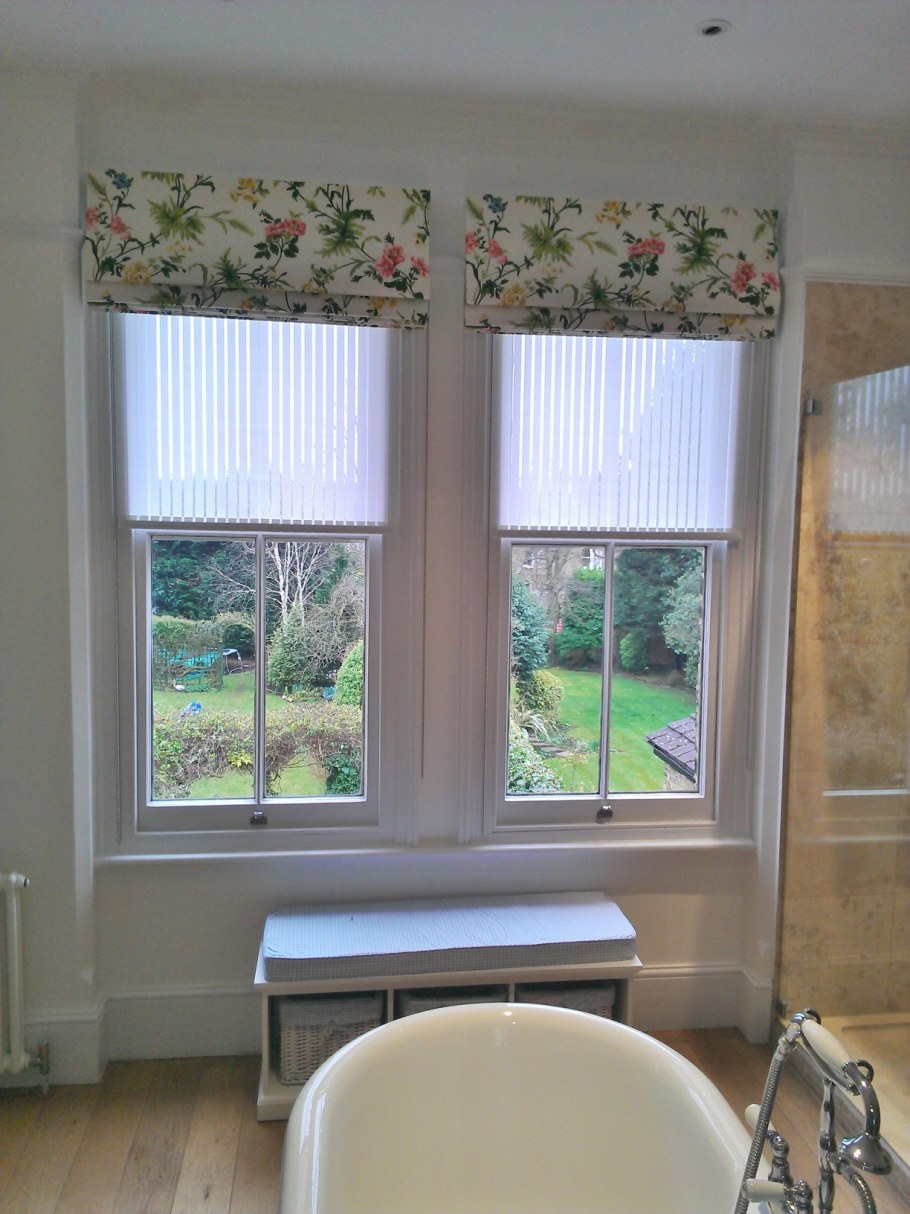 Римские рулонные шторы на пластиковые окна