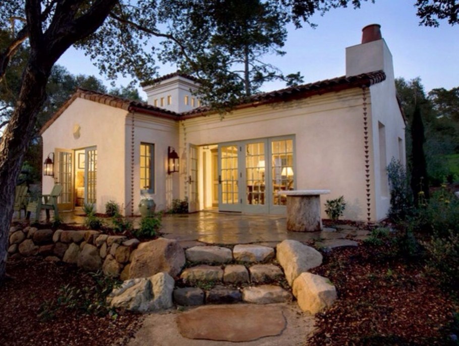 Небольшие дома в средиземноморском стиле