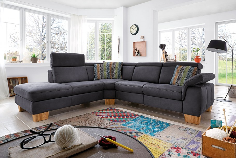 Угловой диван в скандинавском стиле