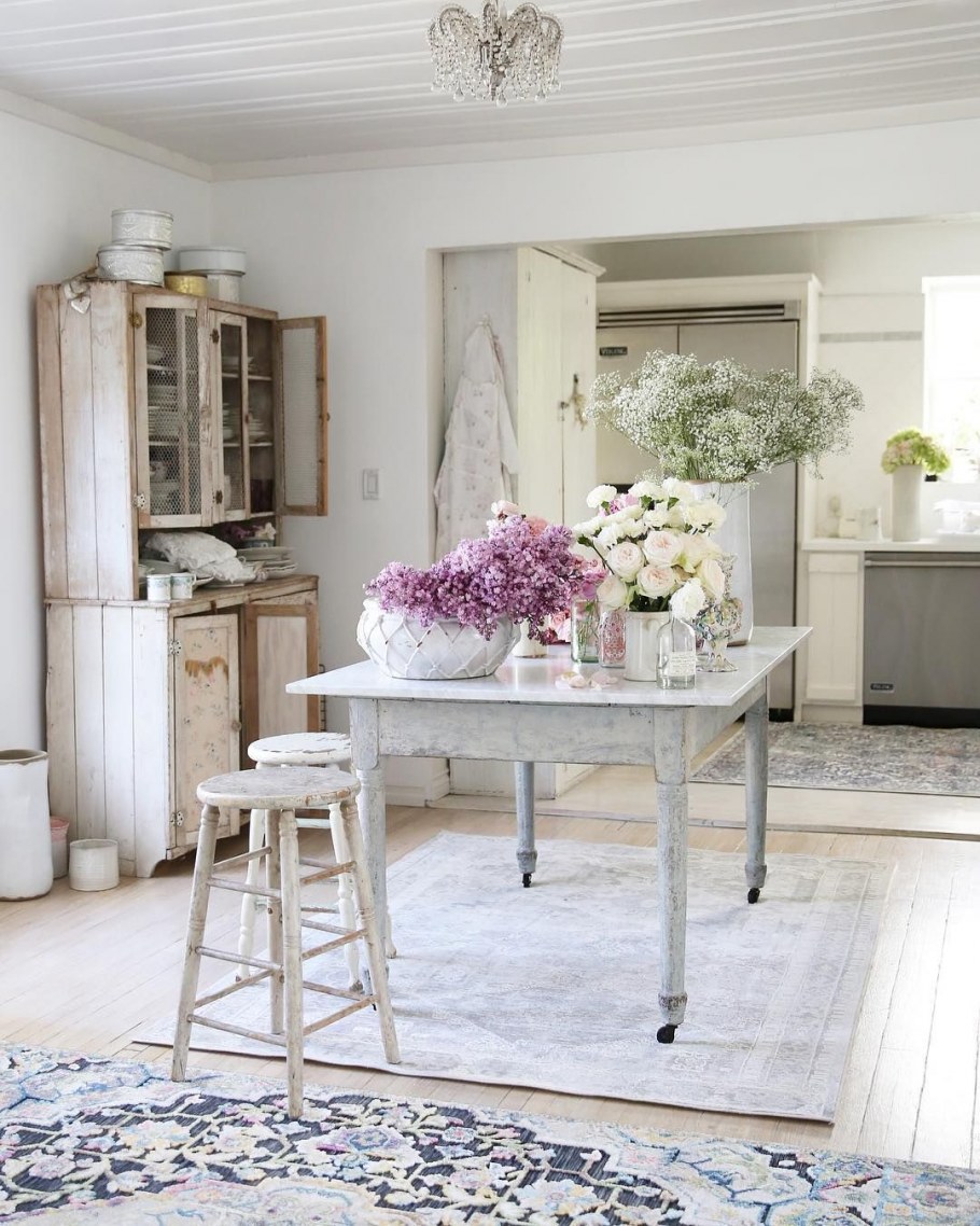 Гостиные в стиле шебби Шик