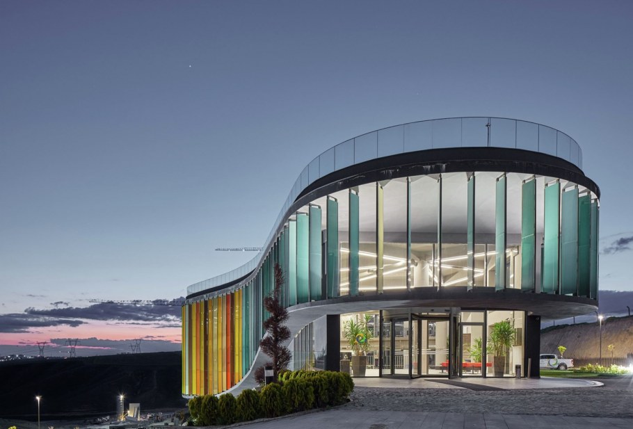 Интересные фасады