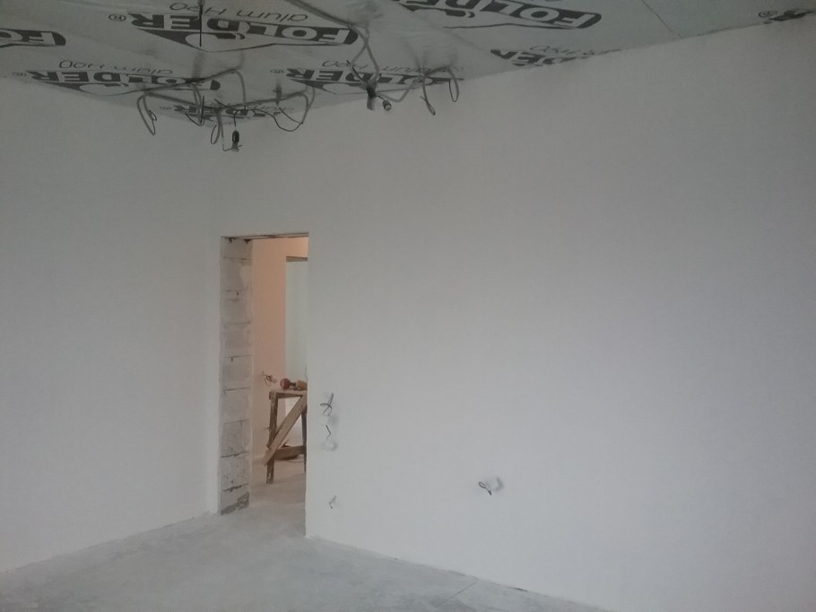 Штукатурка и стяжка механизированным машинным способом