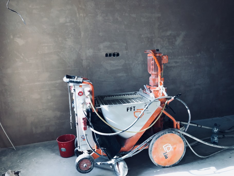 Механизированная штукатурка стен Калета 5