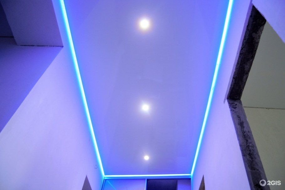 Подвесной потолок с подсветкой