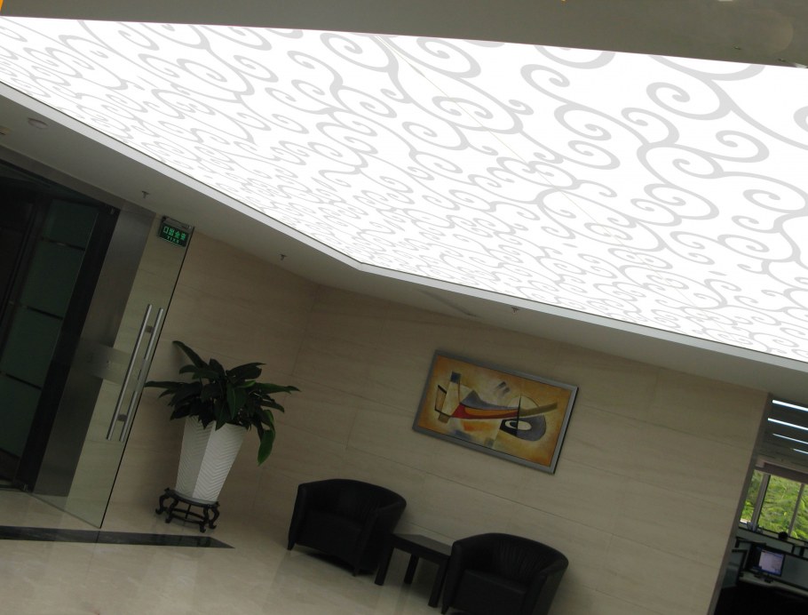 Тканевый натяжной потолок с подсветкой