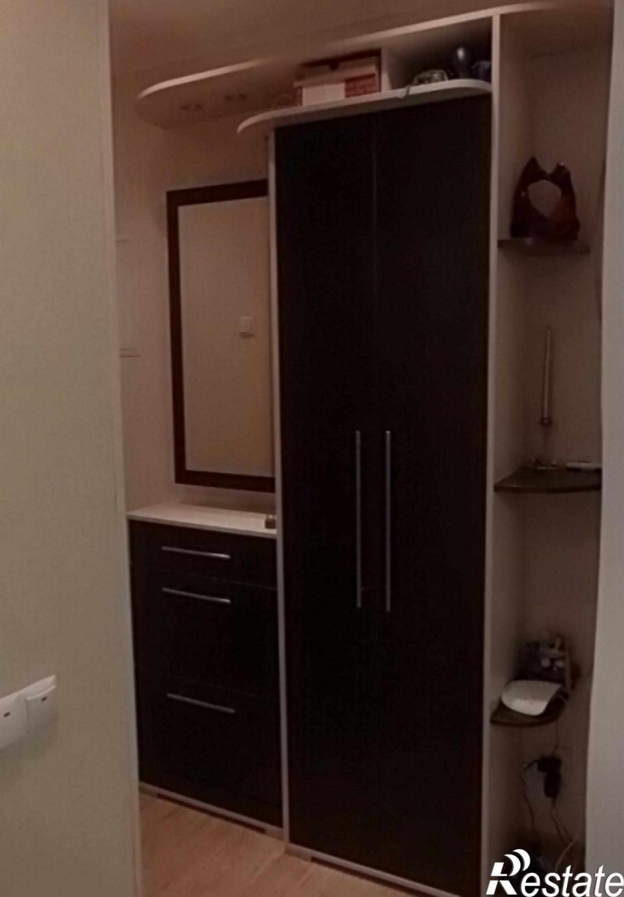 Шкаф в маленькую прихожую хрущевку