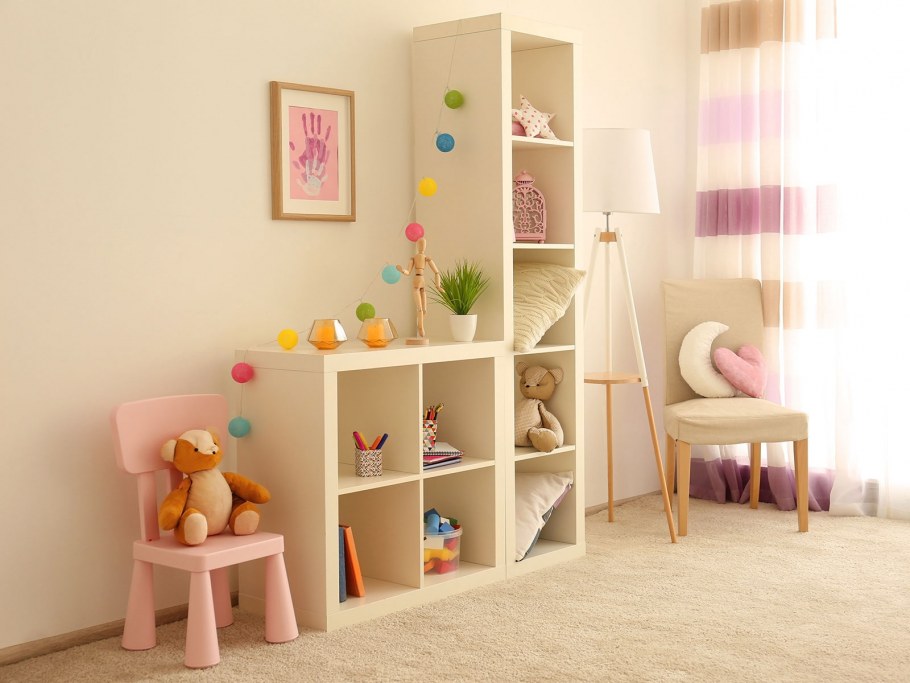 Стеллаж для игрушек в детскую