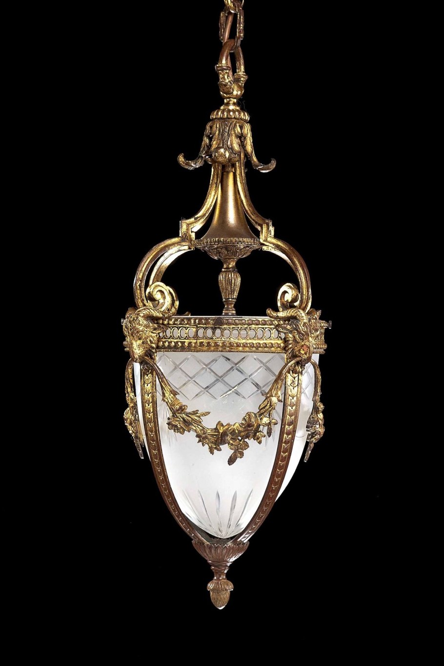 Настенный светильник с абажуром