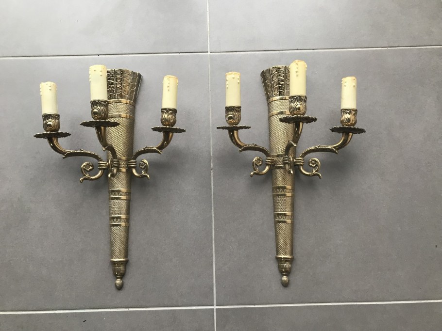 Кованые настенные подсвечники