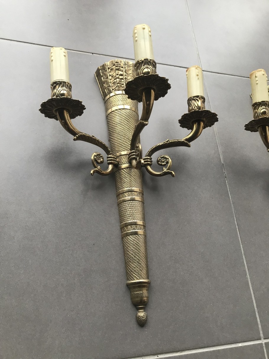 Деревянные светильники бра