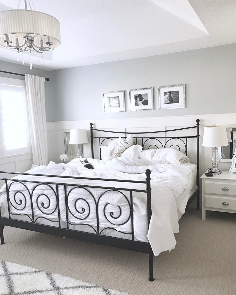 Кованая кровать икеа в интерьере спальни