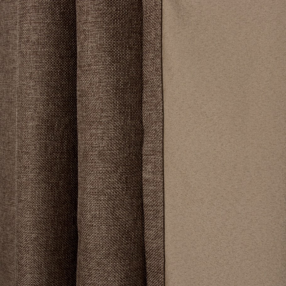 Коричневые шторы с боку рогожка