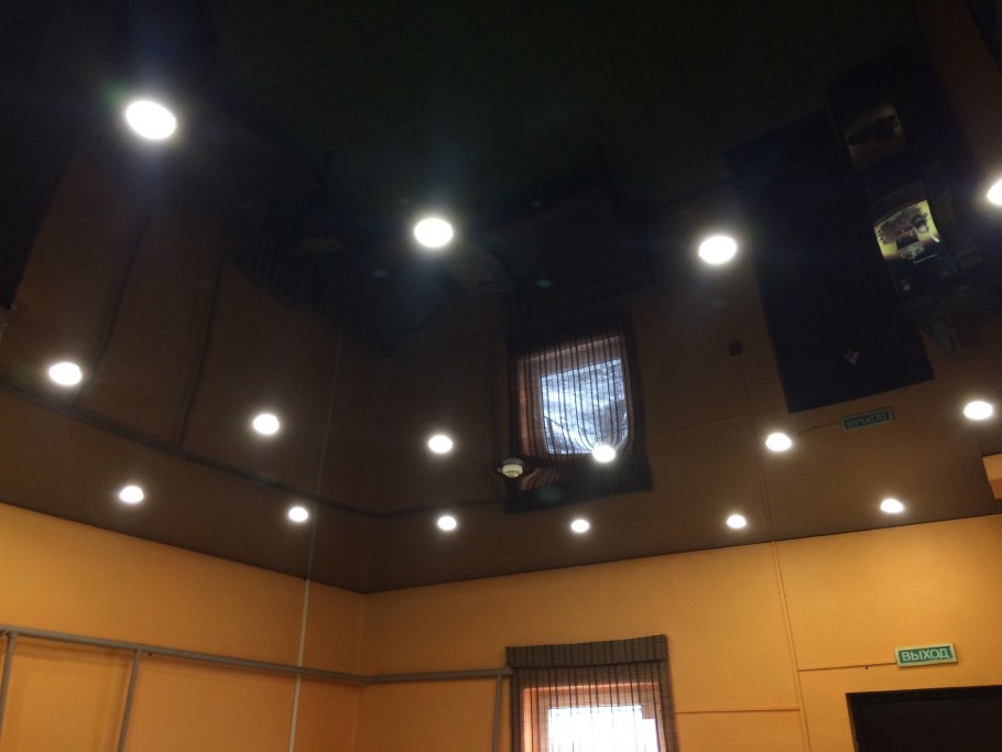 Побеленный потолок матовый