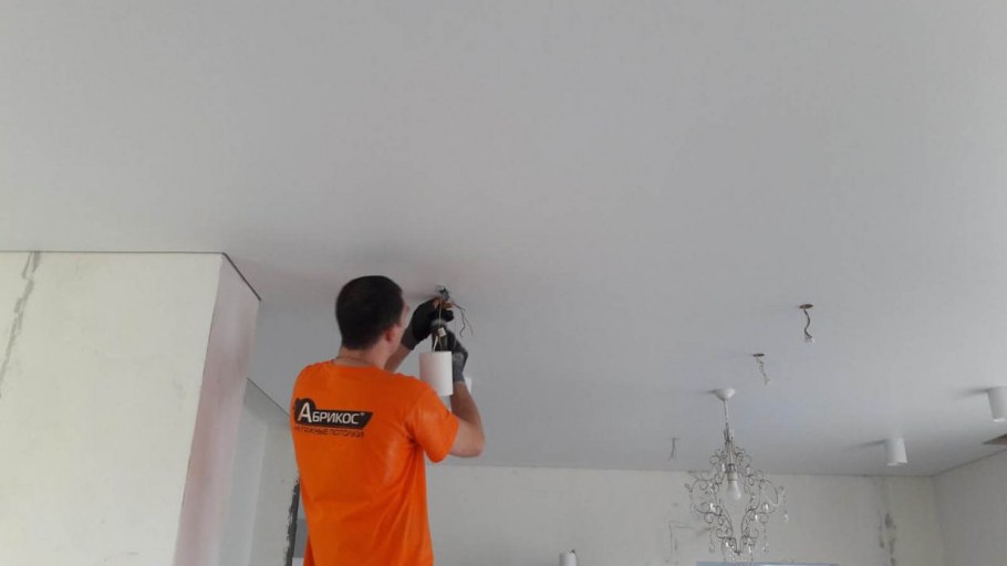 Абрикос натяжные потолки