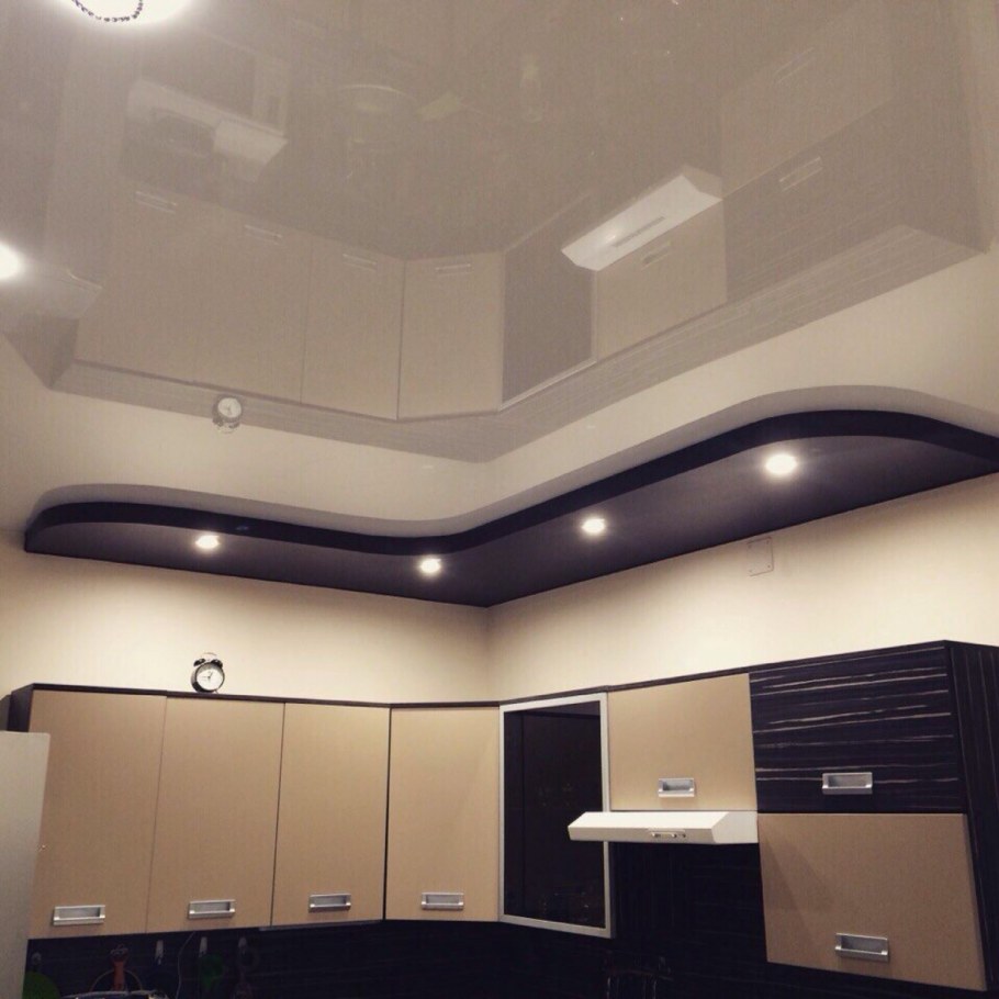 Кухня персикового цвета