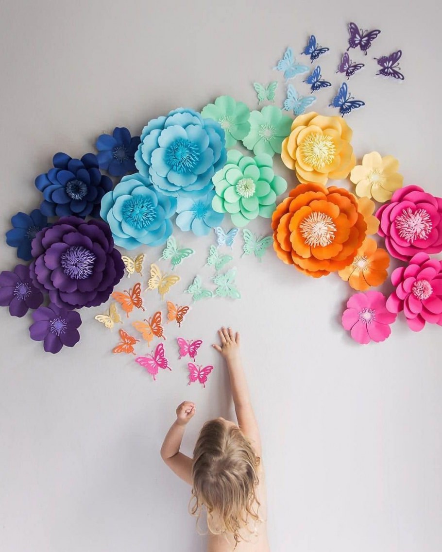 Украшение бумажными цветами