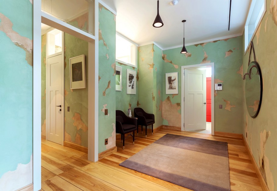 Дверь межкомнатная бирюзовая