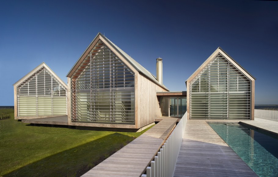 Двускатная стеклянная крыша