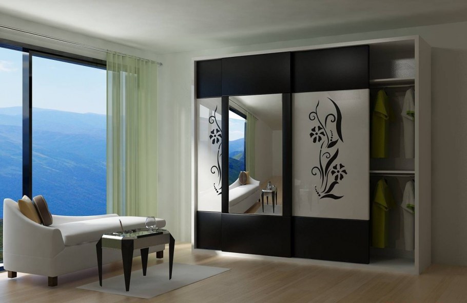 Низкий шкаф купе в интерьере