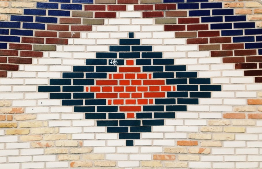 Стеклоблоки в интерьере лофт