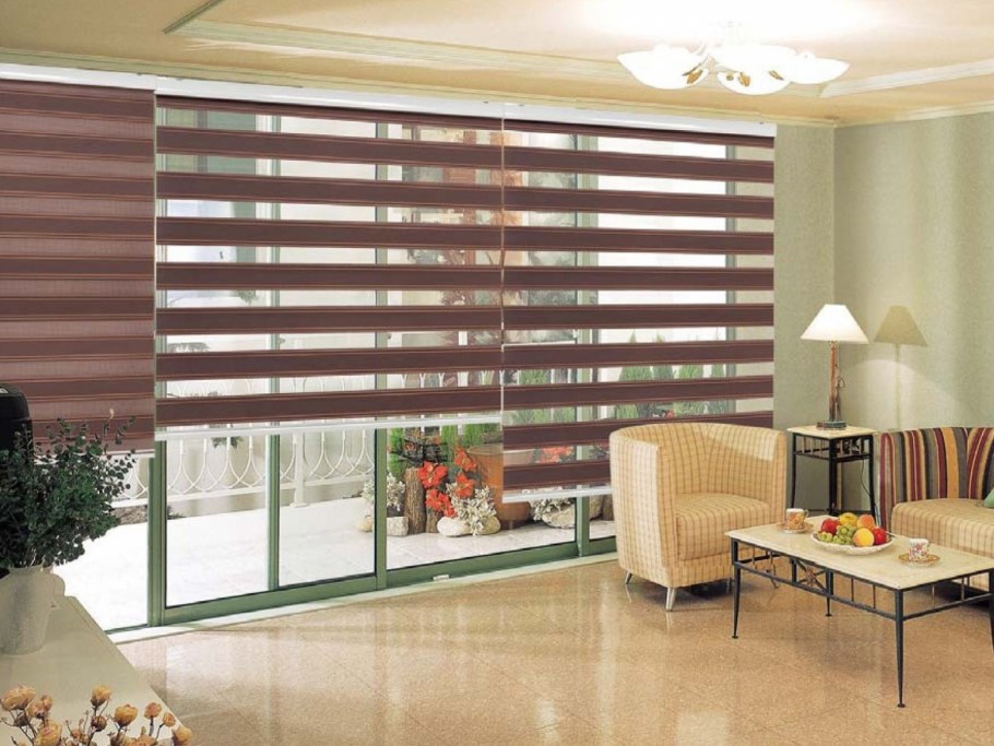 Серебристые жалюзи в интерьере