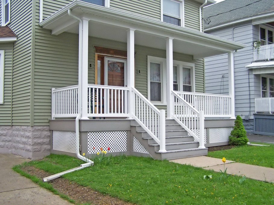 Деревянное крыльцо для дачи