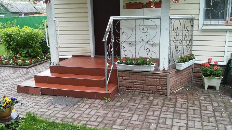 Входная группа в коттедж