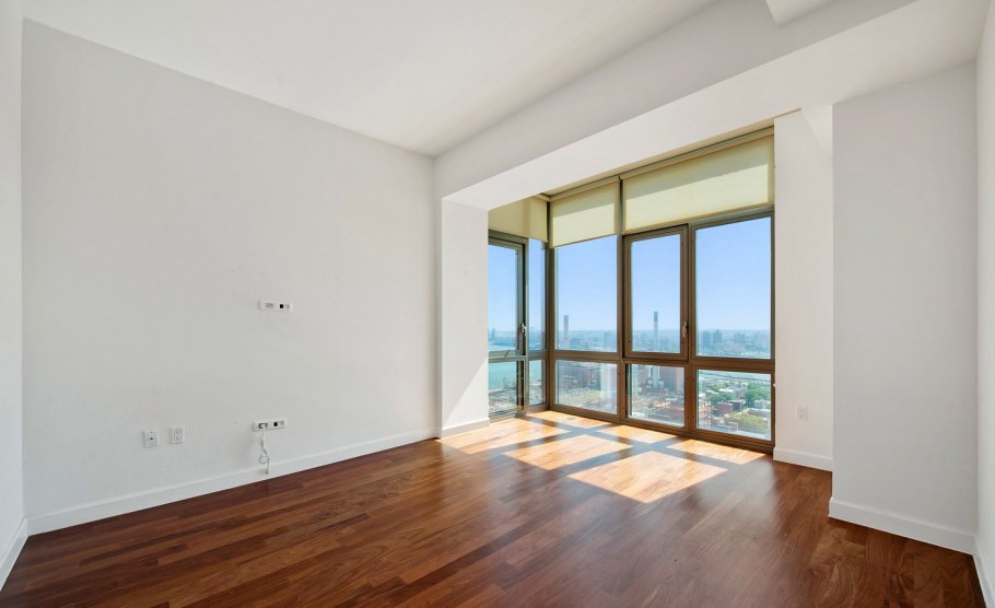 Дом внутри без мебели