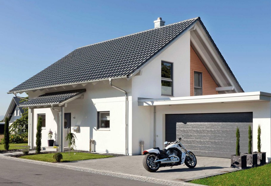 Гараж рядом с домом