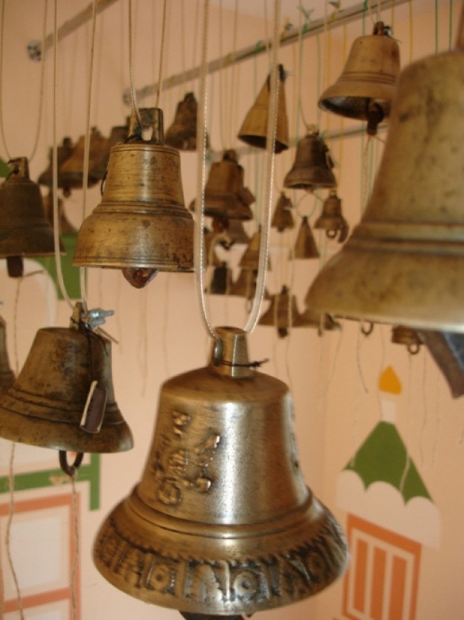 Полочки для коллекции статуэток