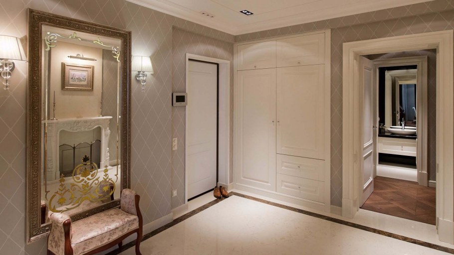 Прихожая в стиле Неоклассика