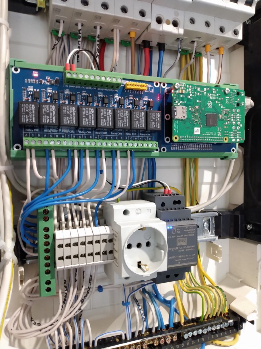 Ccu825 схема подключения датчика движения