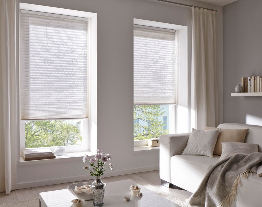 Занавески на кухонное окно с жалюзями