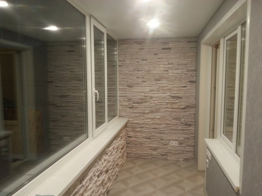 Отделка лоджии искусственным камнем