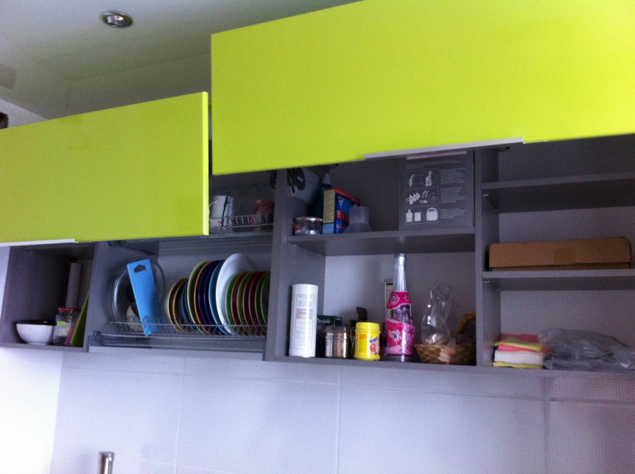 Кухня светлая п образная