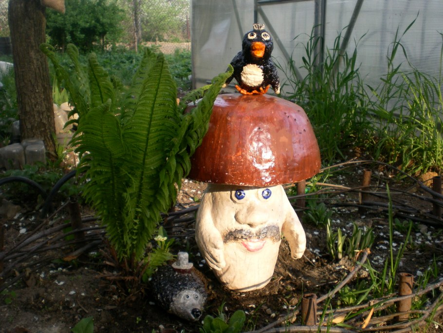 Грибы из подручных материалов