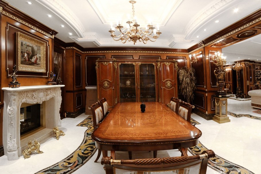 Красивая дорогая мебель