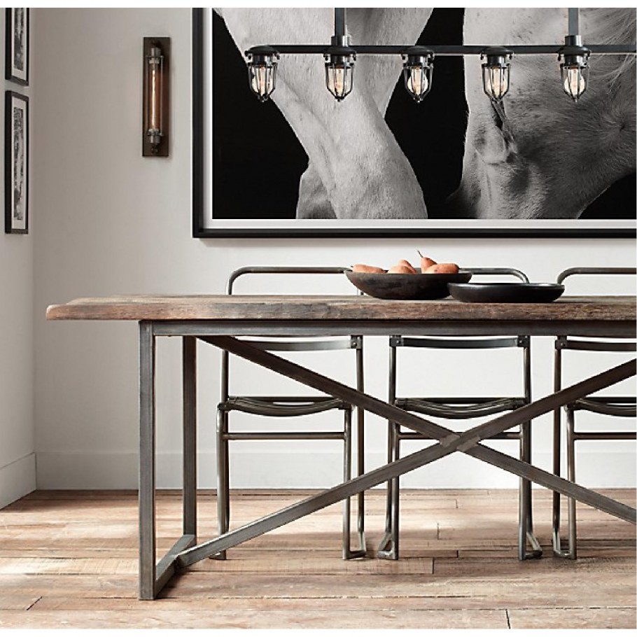 Кухонная мебель из металла и дерева