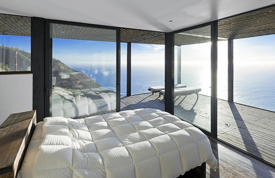 Панорамные окна с видом на море