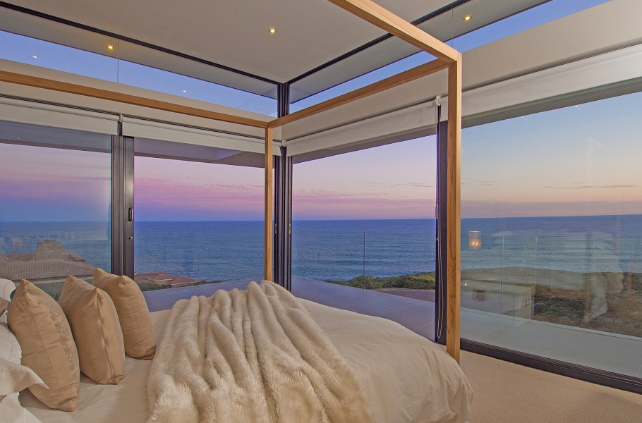 Спальня с видом на океан