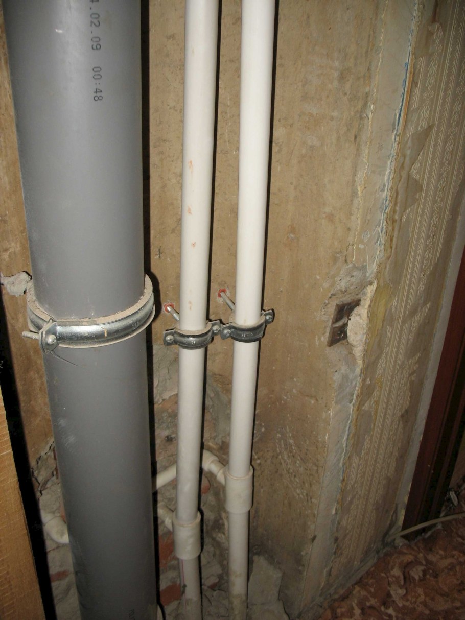 Коммуникации в туалете