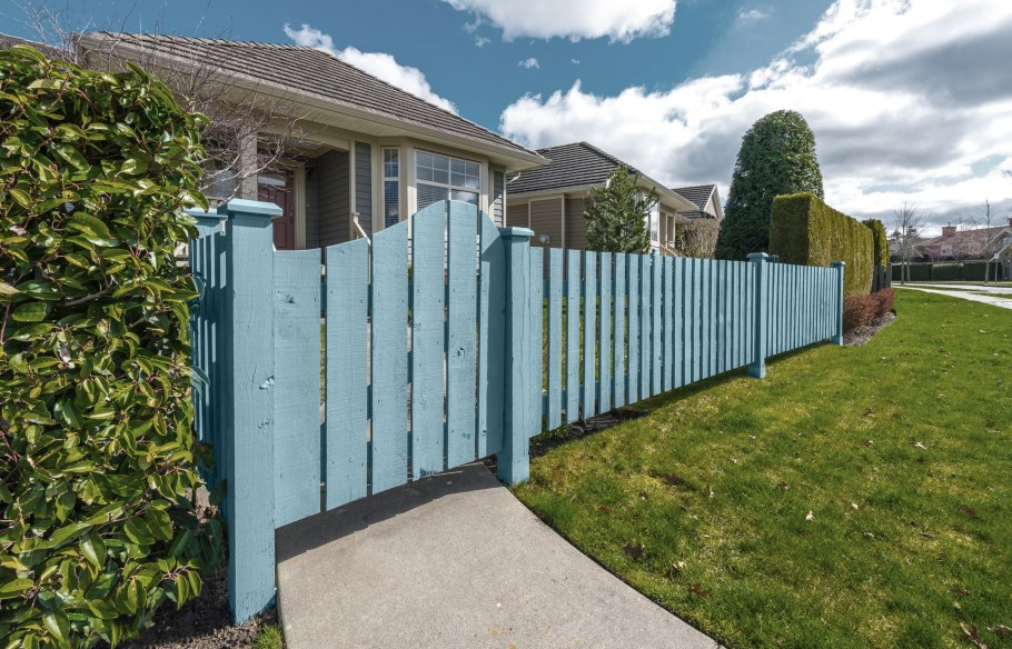 Забор Кантри фото и описание