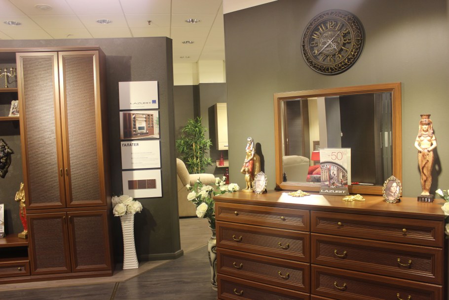 Шкаф витрина Белладжио